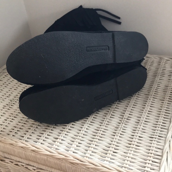 Minnetonka Calf Hi 3 Layer Fringe Boot - Picture 4 of 5